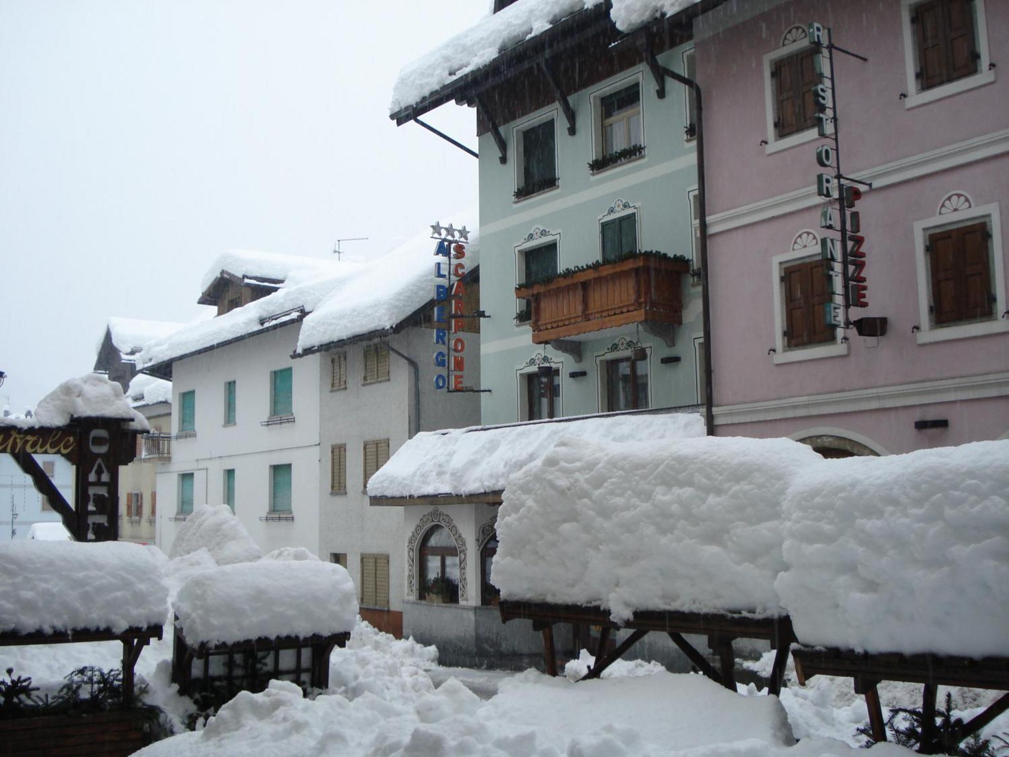 Albergo Scarpone Forni Avoltri Exteriör bild